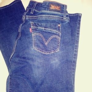 Women's Levi Jeans